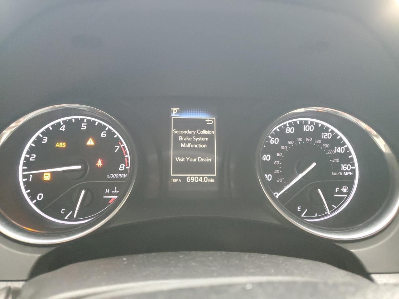 2019 Toyota Camry - Image 9