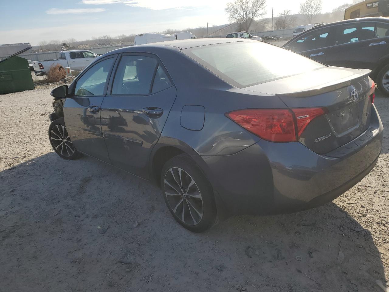 5YFBURHE3KP903463 2019 TOYOTA COROLLA - Image 2