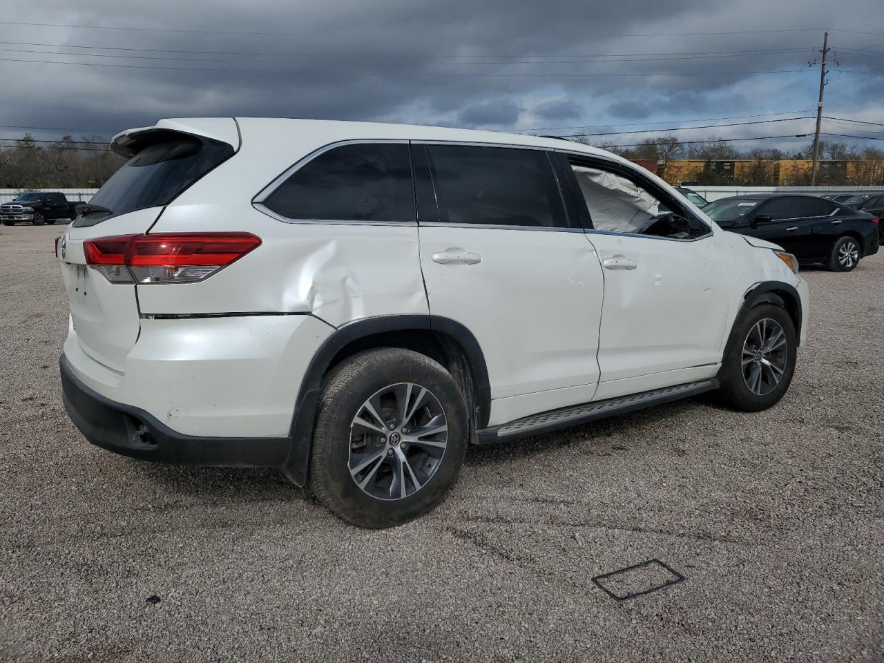 2018 Toyota Highlander - Image 3