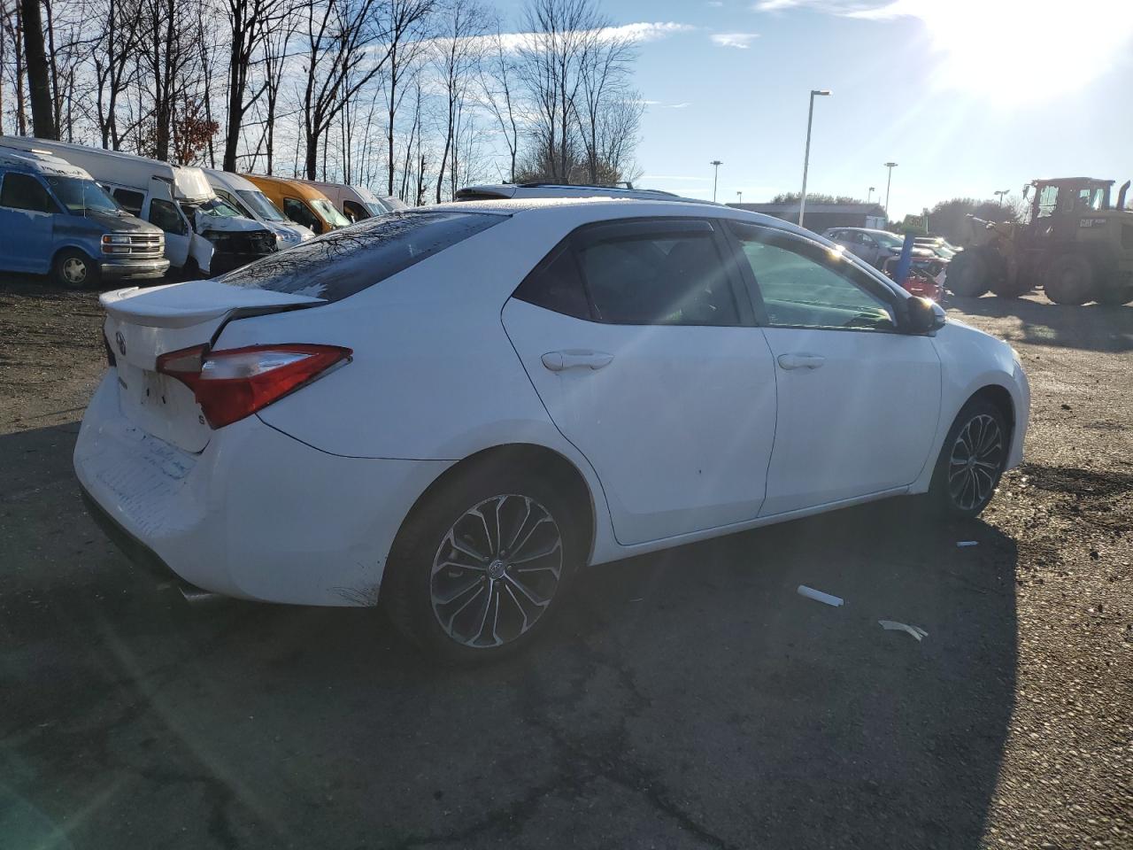 VIN 2T1BURHE9GC523437 2016 TOYOTA COROLLA no.3