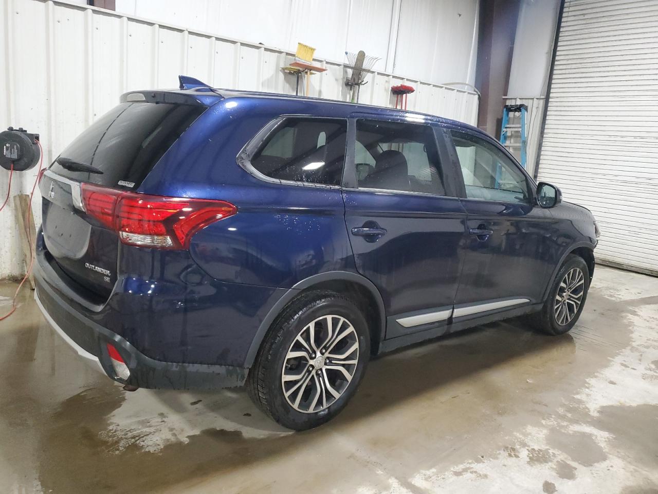 VIN JA4AZ3A33HZ049019 2017 MITSUBISHI OUTLANDER no.3