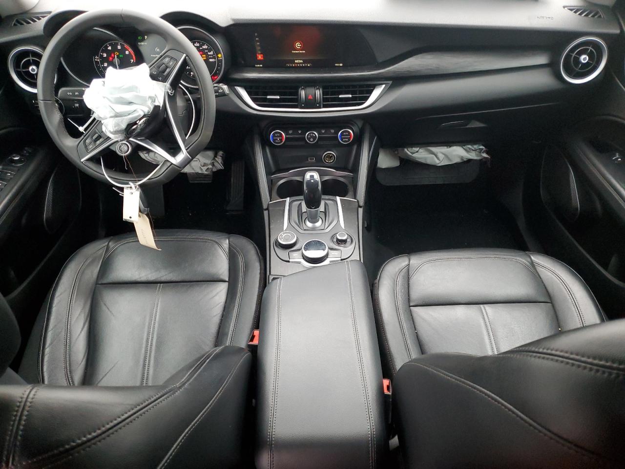 2018 Alfa Romeo Stelvio - Image 8