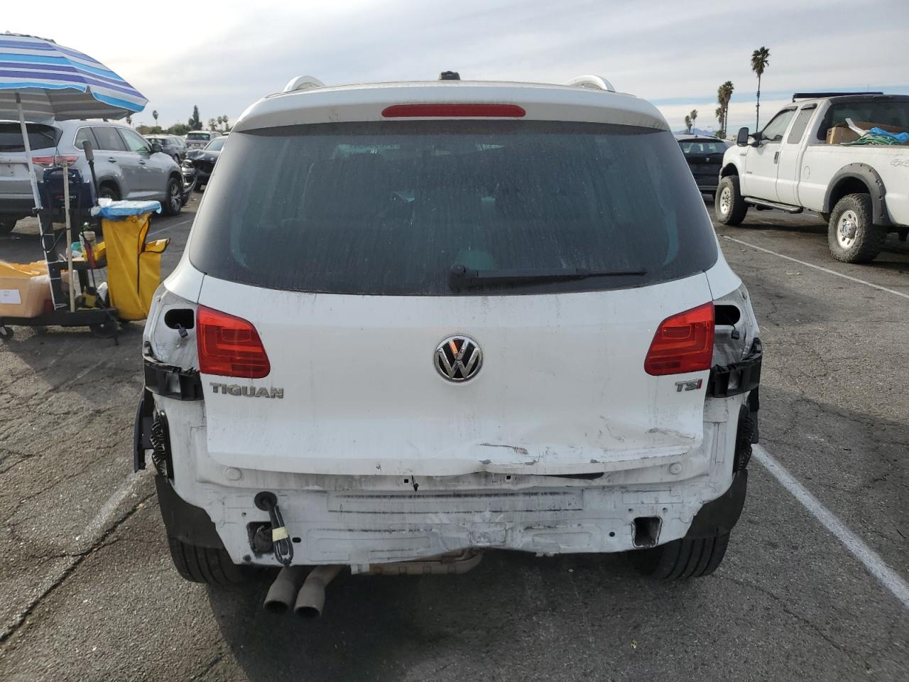 VIN WVGRV7AX3HW502762 2017 VOLKSWAGEN TIGUAN no.6