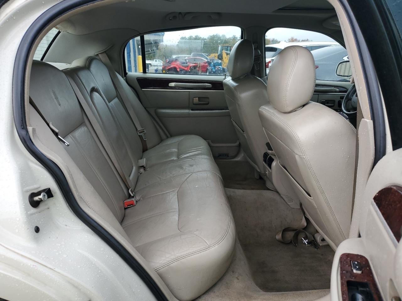 2007 Lincoln Town Car Signature Limited VIN: 1LNHM82V77Y638767 Lot: 93918985