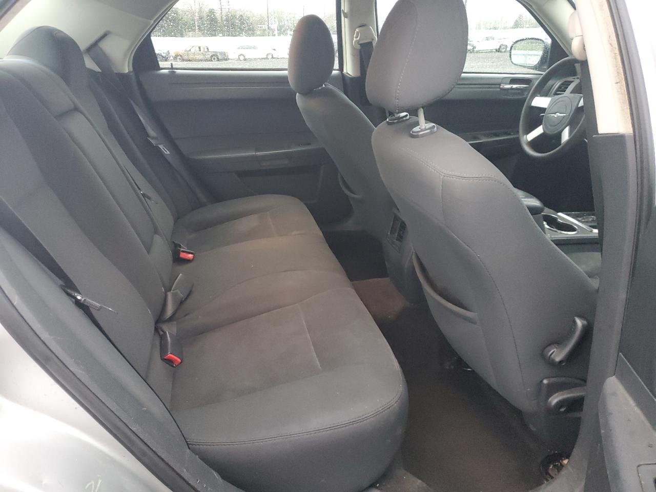 2008 Chrysler 300 - Image 10