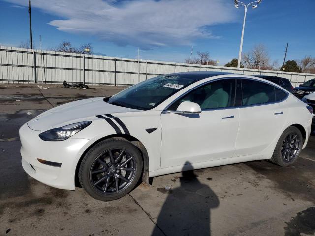  TESLA MODEL 3 2020 Белы