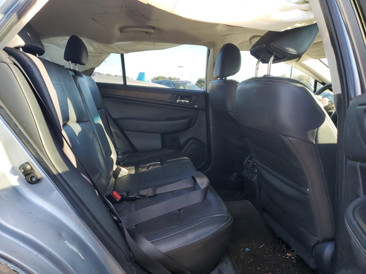 2015 Subaru Outback - Image 11