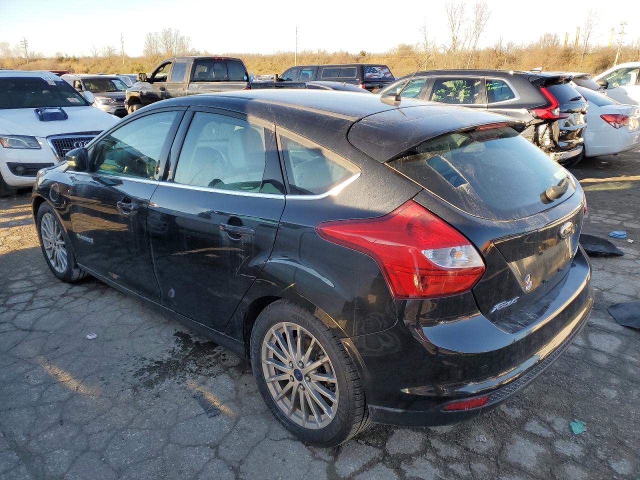 VIN 1FADP3R44DL378627 2013 FORD FOCUS no.2