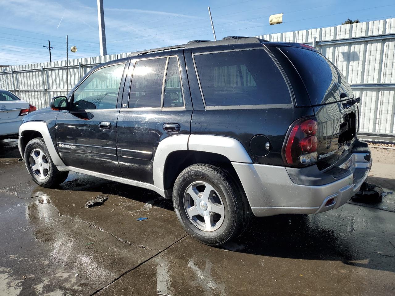 2004 Chevrolet TrailBlazer - Image 2