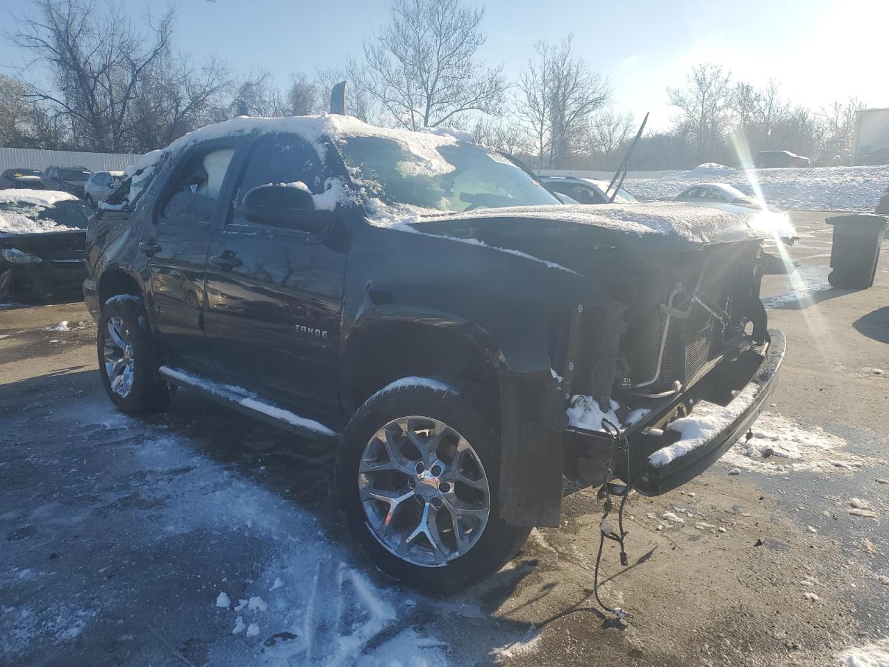 VIN 1GNSCBE09DR258644 2013 CHEVROLET TAHOE no.4