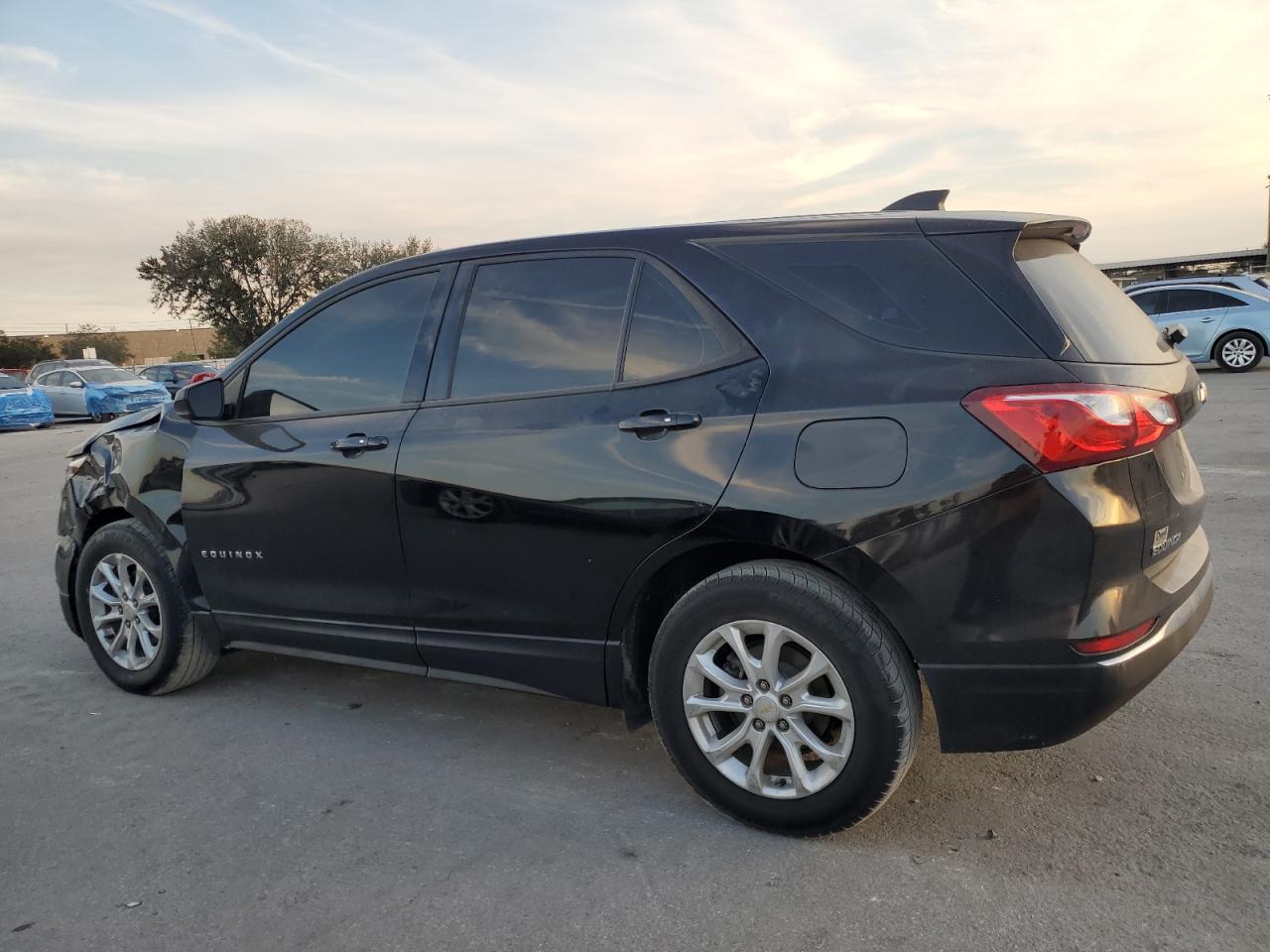 2018 Chevrolet Equinox - Image 2