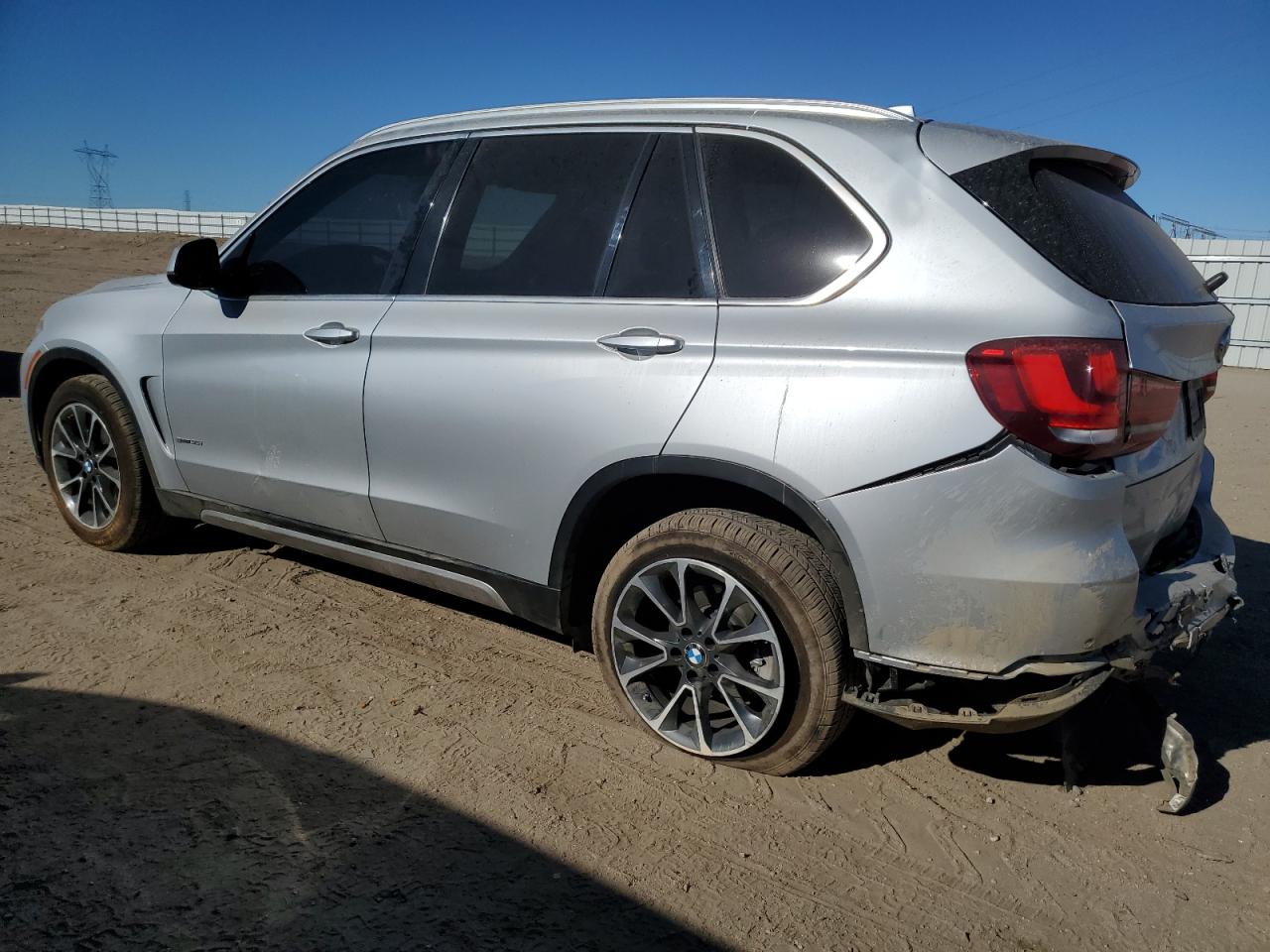 VIN 5UXKR2C5XH0U19808 2017 BMW X5 no.2