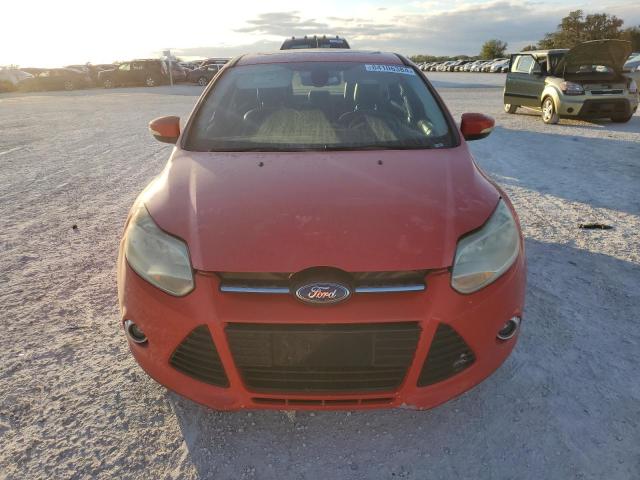 Sedans FORD FOCUS 2012 Red