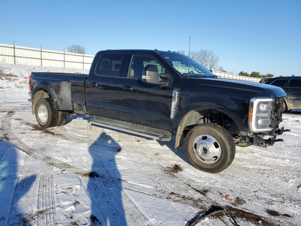 2023 Ford F350 - Image 4