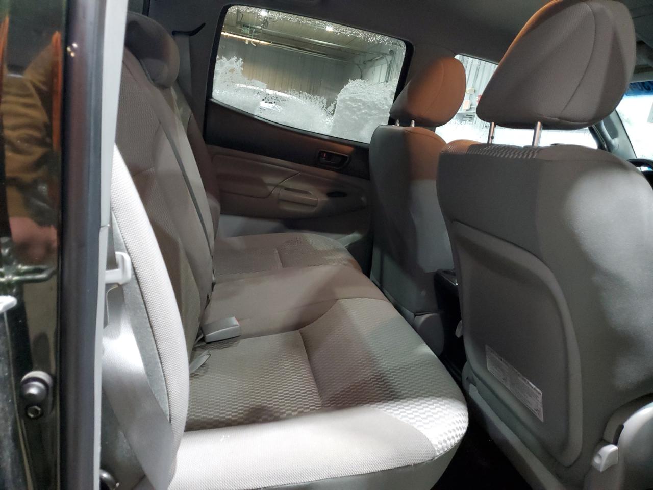 2014 Toyota Tacoma - Image 10