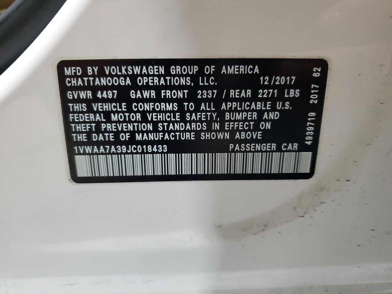 2018 Volkswagen Passat - Image 12