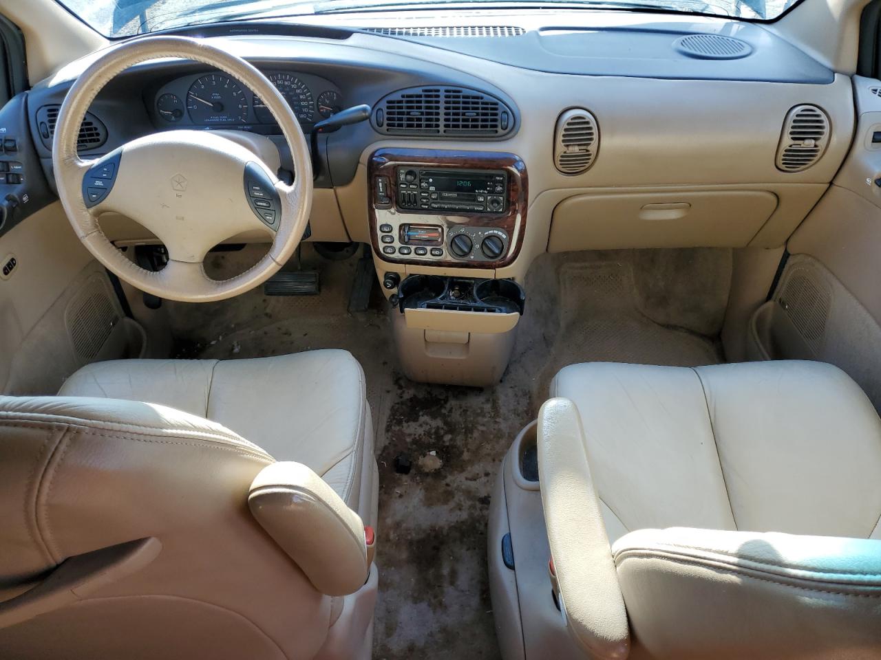1996 Chrysler Town & Country Lxi VIN: 1C4GP64L3TB133104 Lot: 82596734