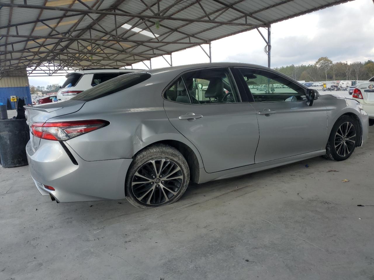 VIN JTNB11HK6J3012408 2018 TOYOTA CAMRY no.3