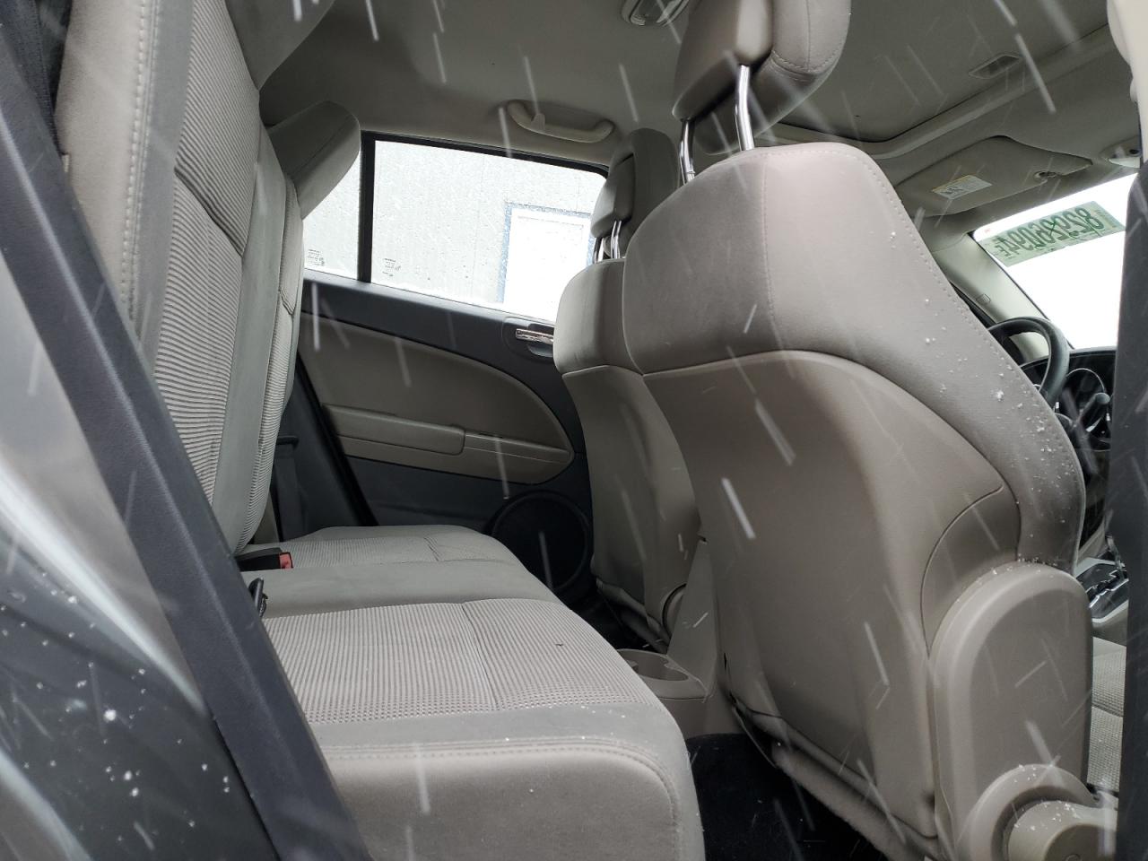 2012 Dodge Caliber - Image 11