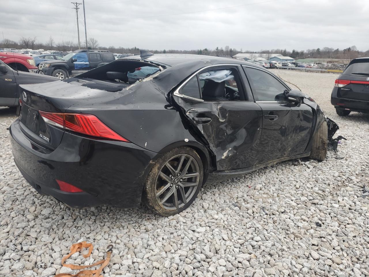 2017 Lexus IS - Image 3