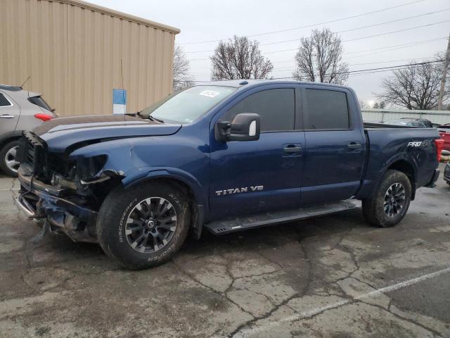  NISSAN TITAN 2018 Синий