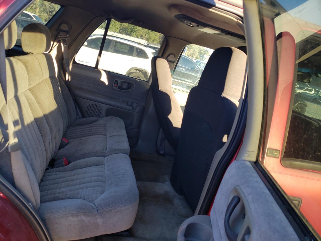 2000 Chevrolet Blazer - Image 10