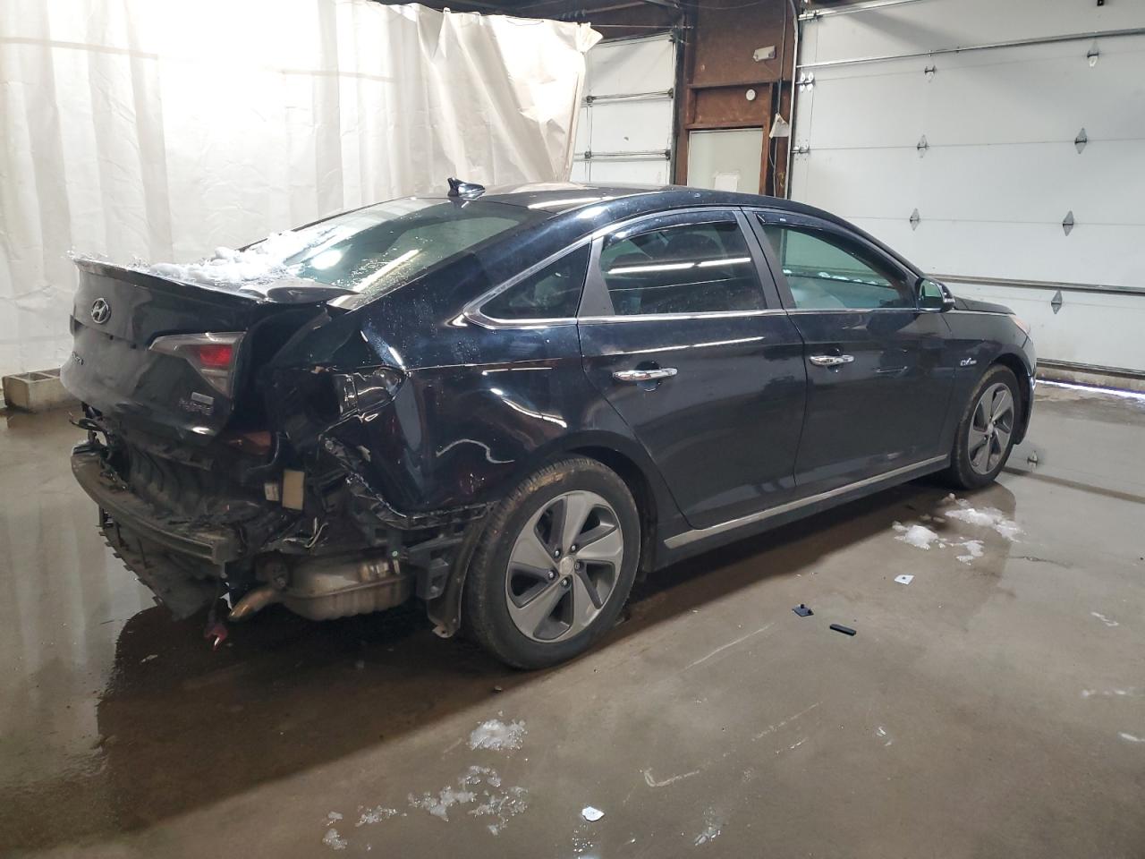 2016 Hyundai Sonata - Image 3