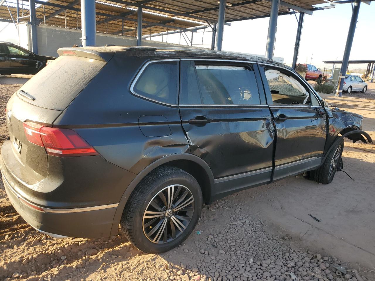 2019 Volkswagen Tiguan - Image 3