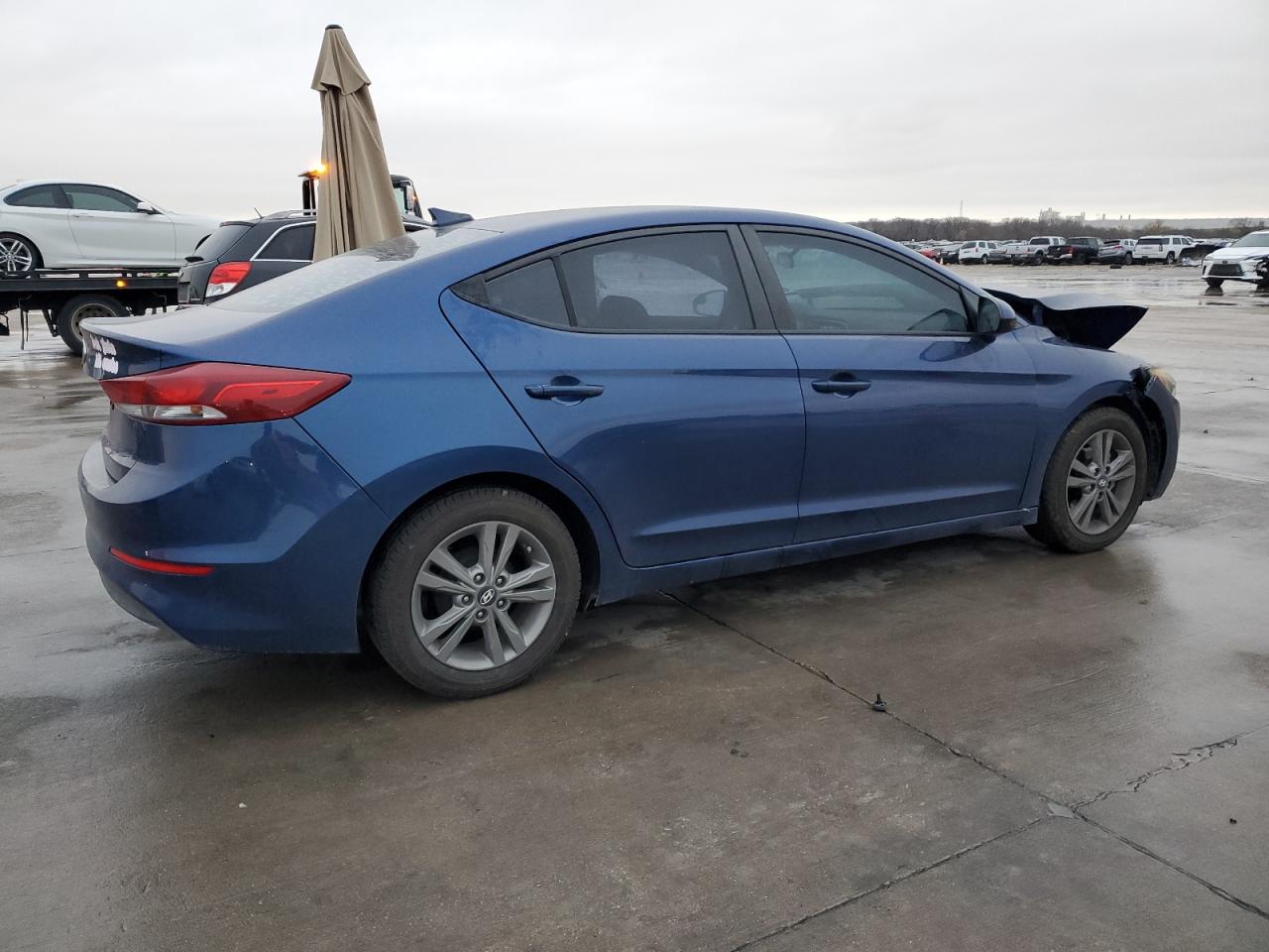 2017 Hyundai Elantra - Image 3