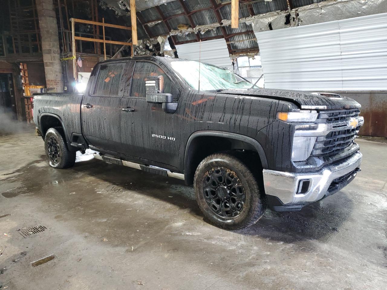 2024 Chevrolet Silverado - Image 4