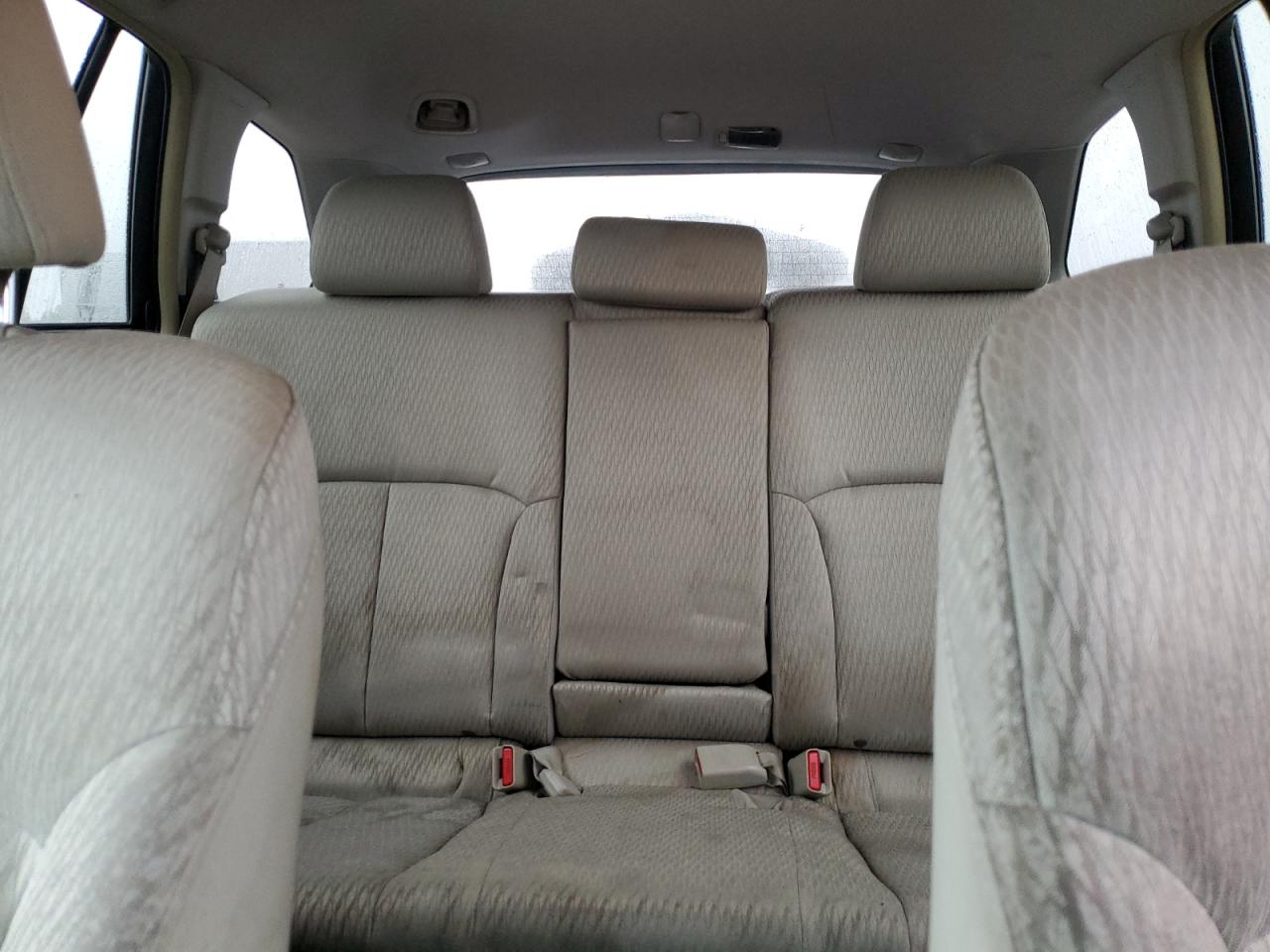 2012 Subaru Outback - Image 10