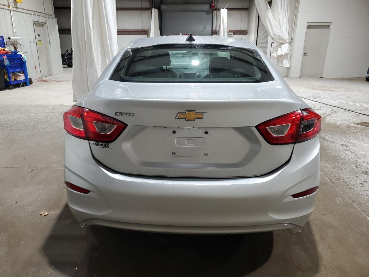2018 Chevrolet Cruze - Image 6