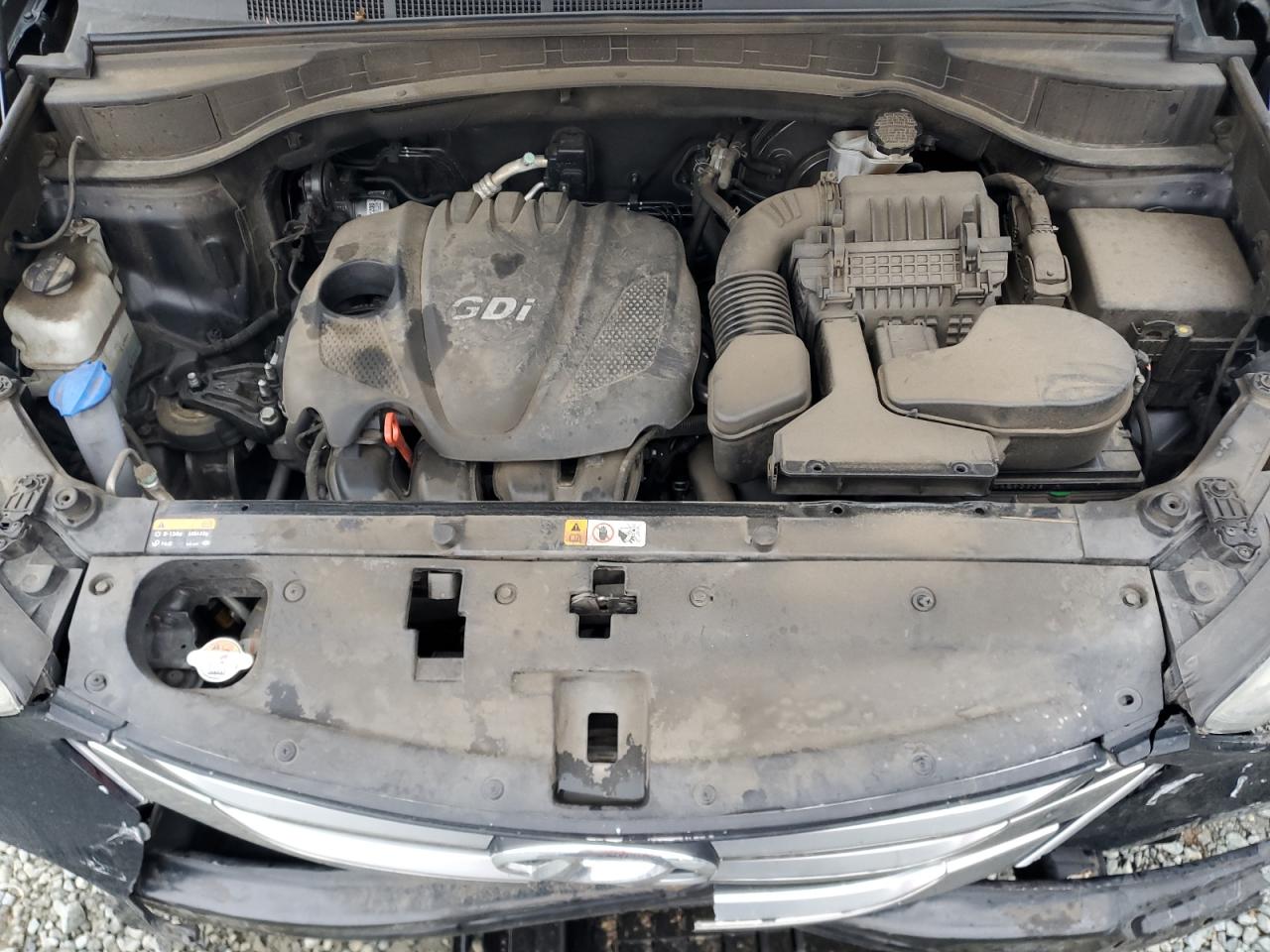 2016 Hyundai Santa Fe - Image 12