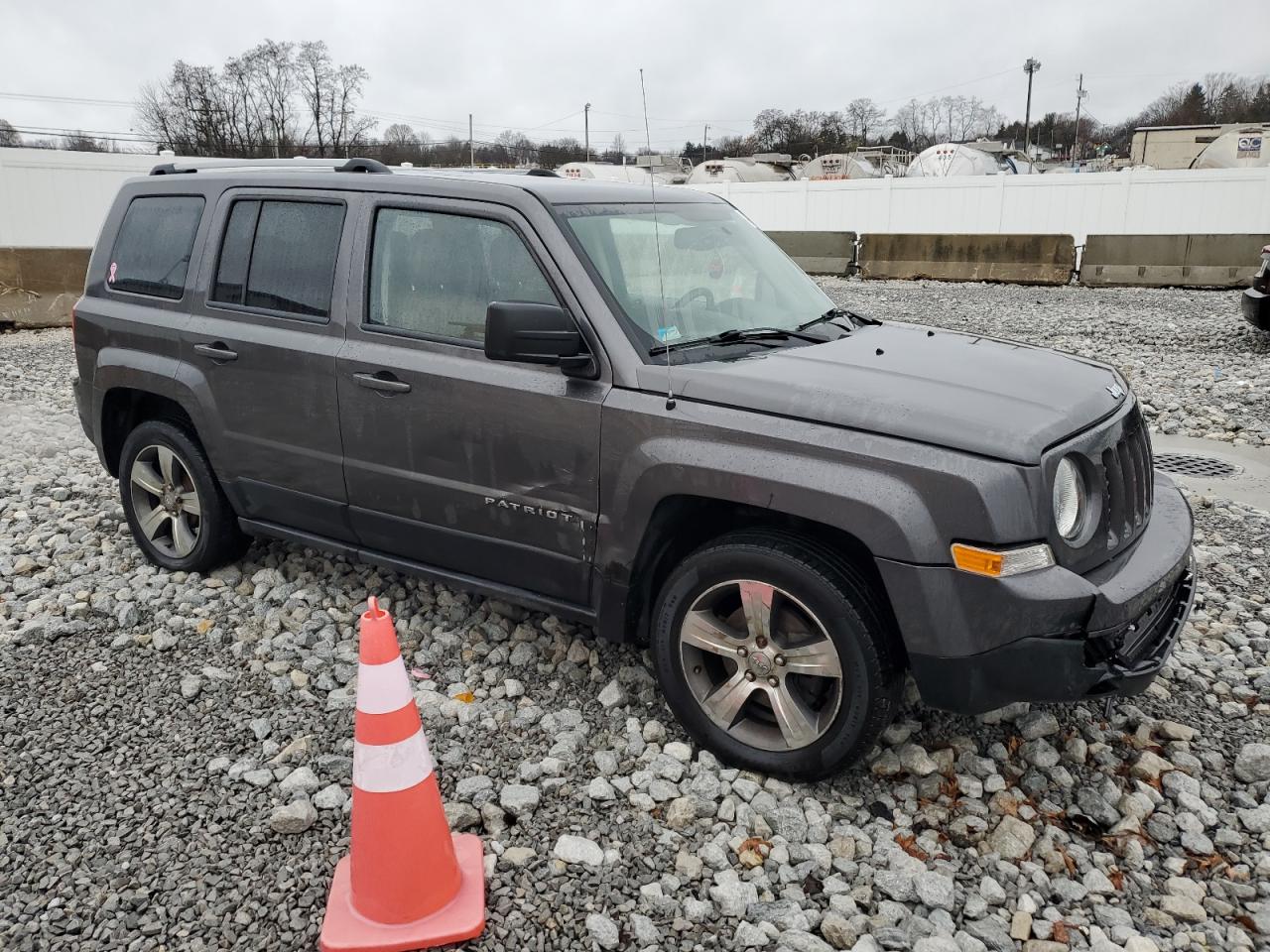 VIN 1C4NJPFA1HD211692 2017 JEEP PATRIOT no.4