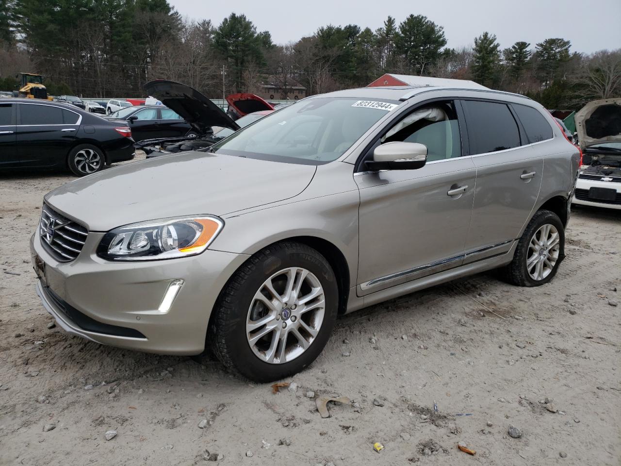 VIN YV4612RKXG2865593 2016 VOLVO XC60 no.1