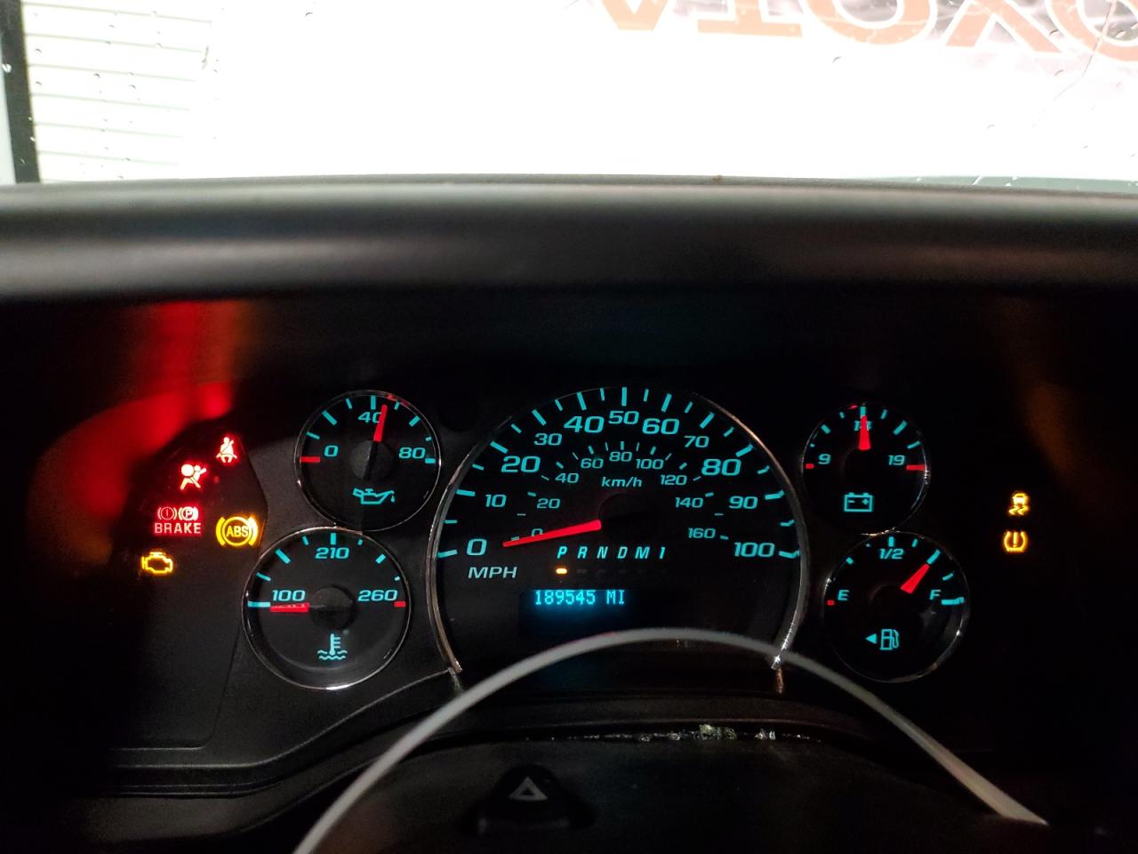 2015 Chevrolet Express - Image 9