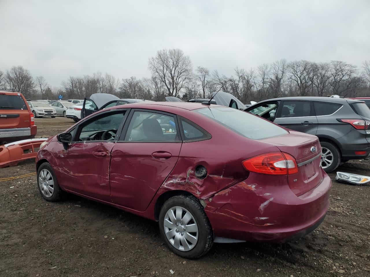 2011 Ford Fiesta - Image 2