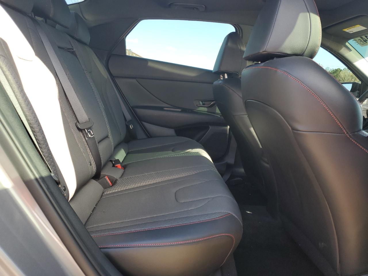 2023 Hyundai Elantra - Image 11