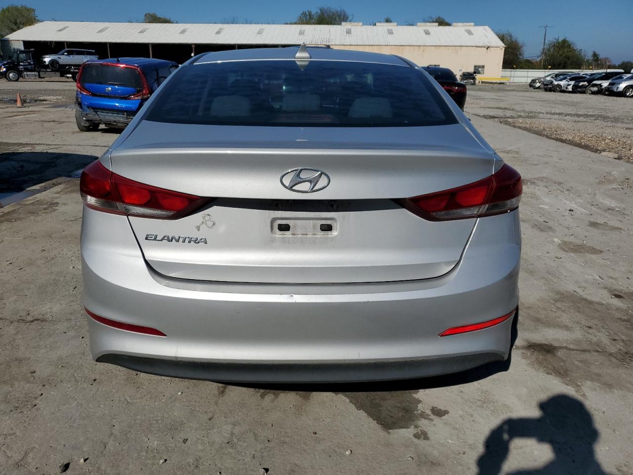 2017 Hyundai Elantra - Image 6