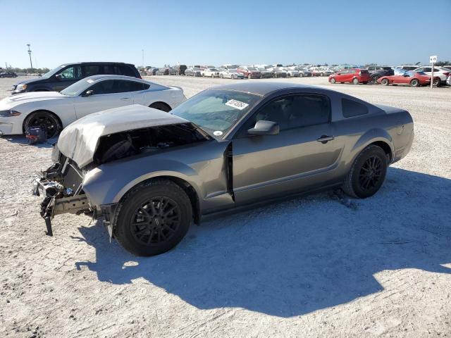 2005 Ford Mustang 