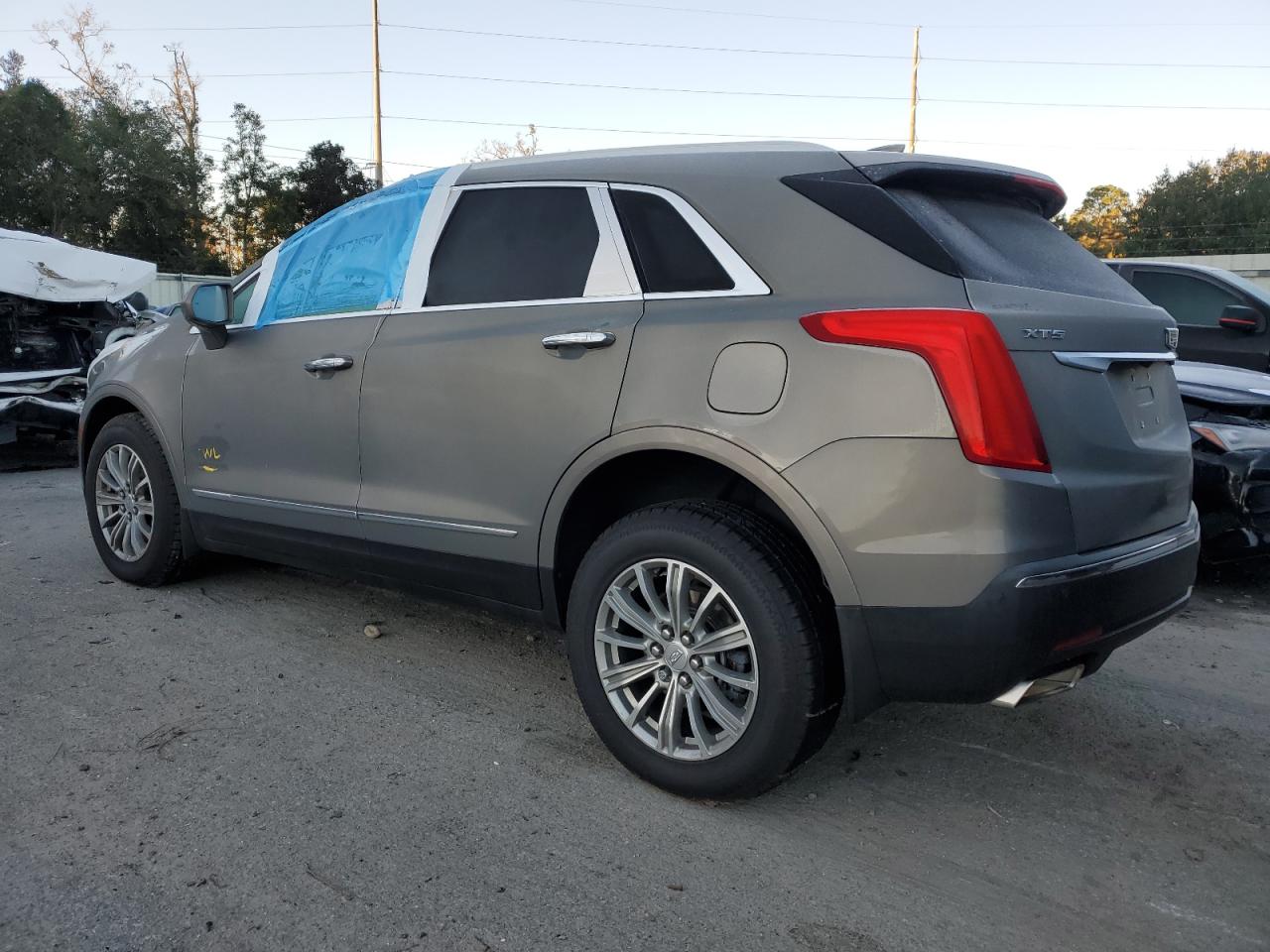 2019 Cadillac XT5 - Image 2