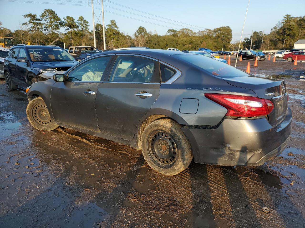 2017 Nissan Altima - Image 2
