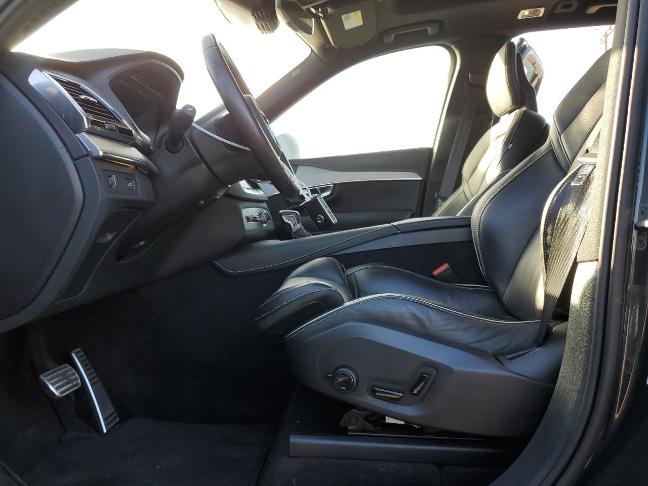 2021 Volvo XC90 - Image 7