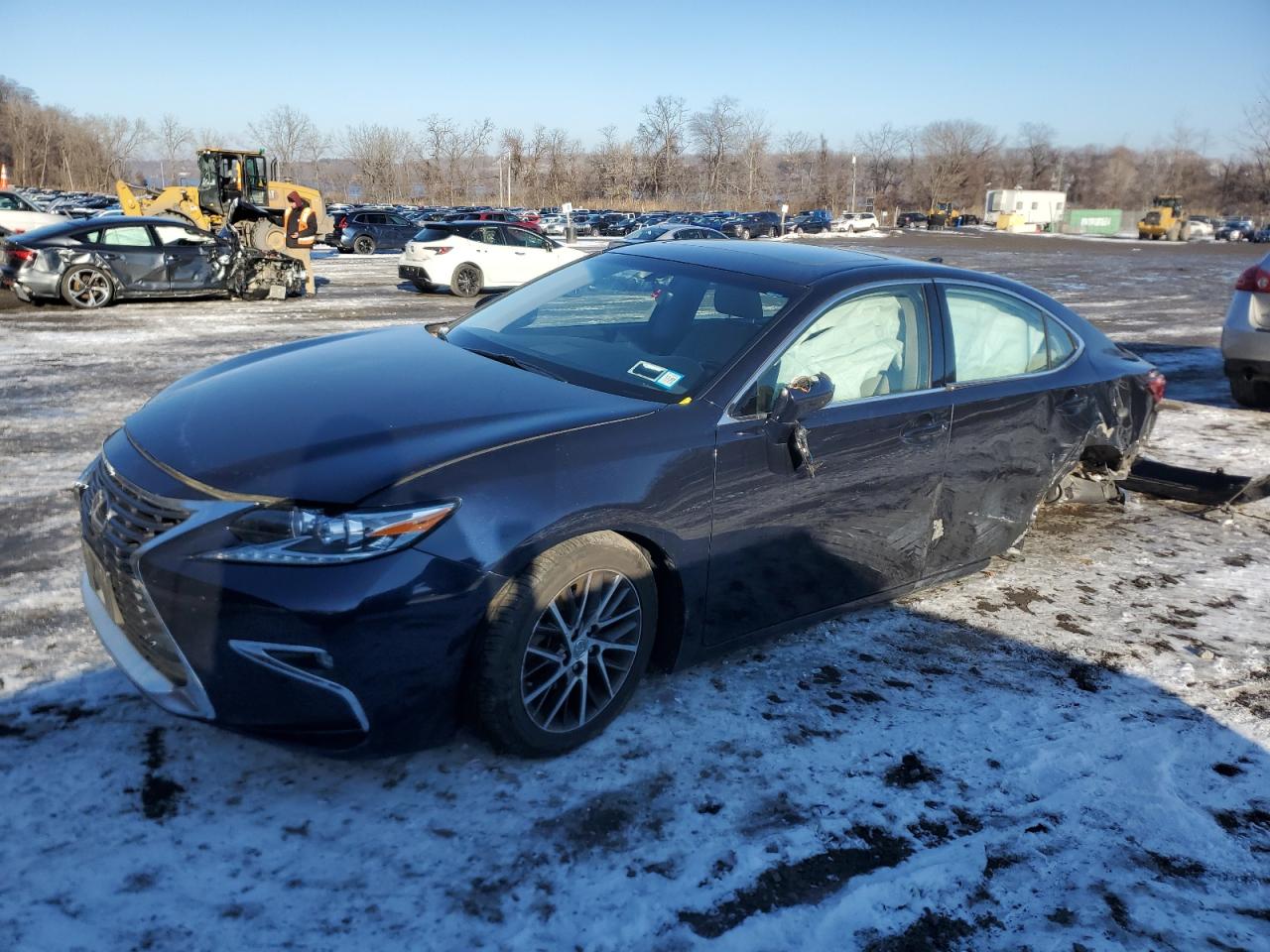 2016 Lexus ES - Image 1