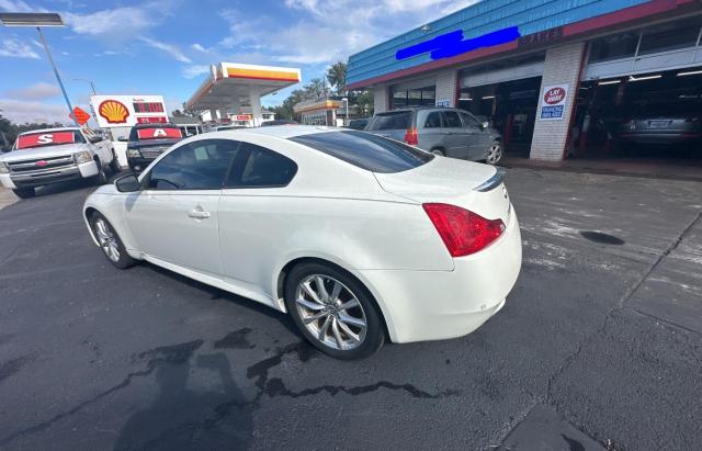 Coupet INFINITI Q60 2015 Biały