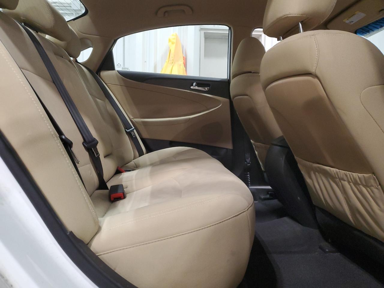 2013 Hyundai Sonata - Image 10