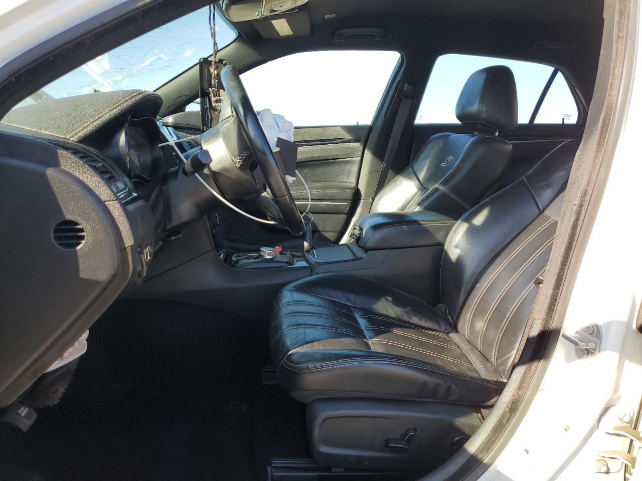 2019 Chrysler 300 - Image 7