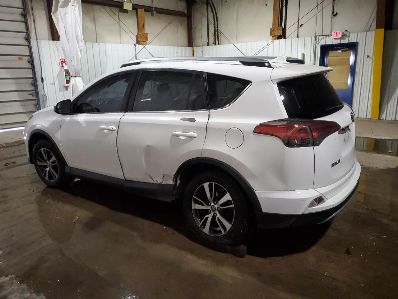 VIN 2T3RFREV8HW553257 2017 TOYOTA RAV4 no.2