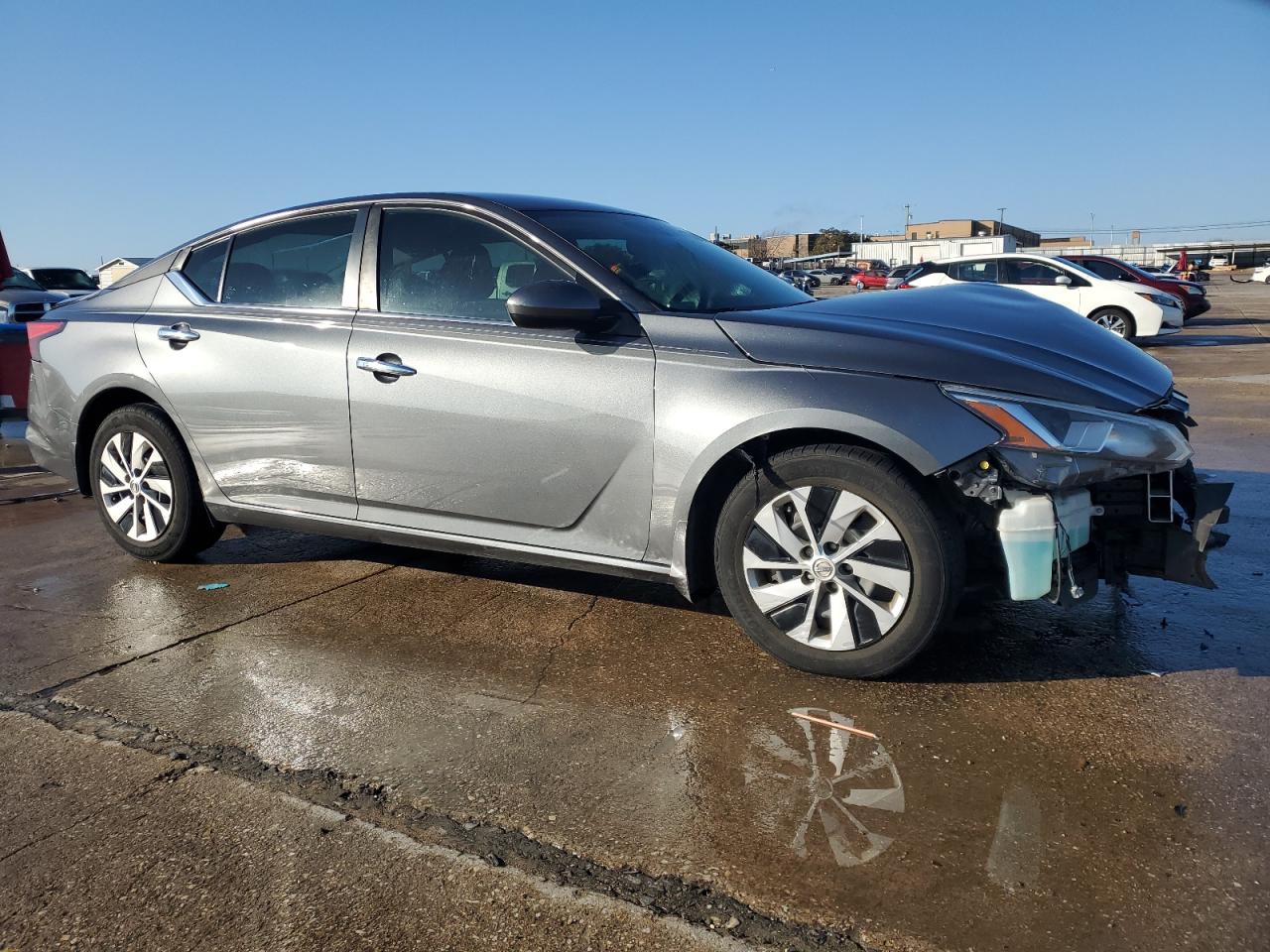 2020 Nissan Altima - Image 4