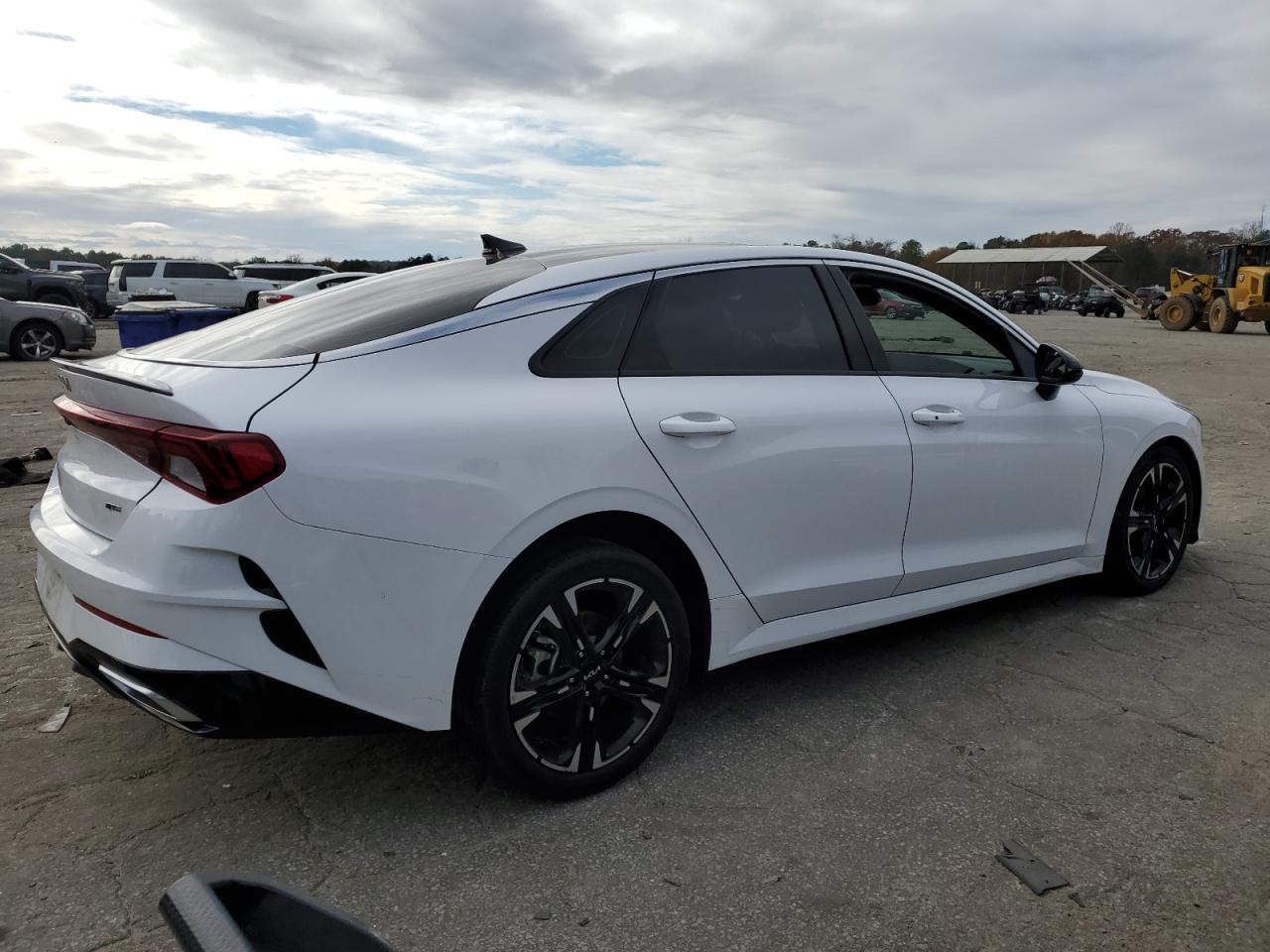2024 Kia K5 - Image 3